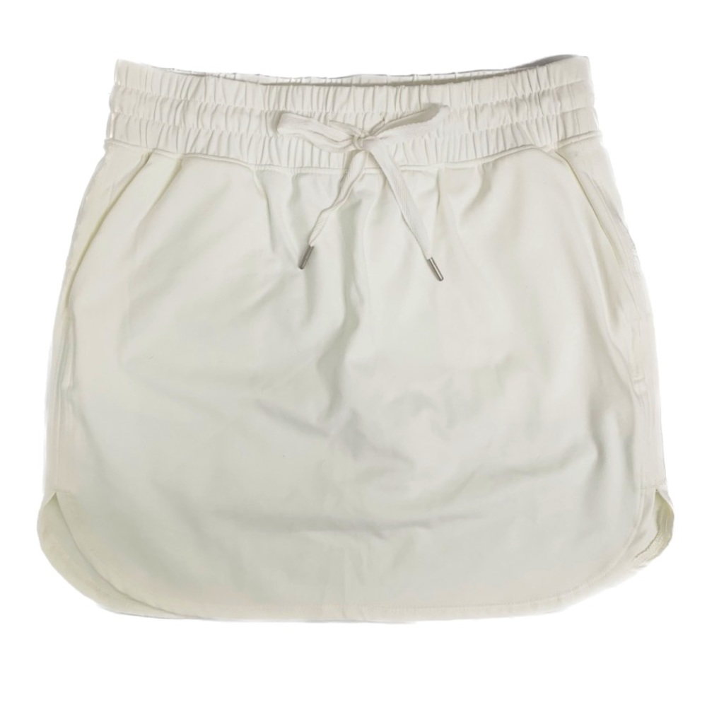 Jones New York | Drawstring Tennis Skort Shirttail Skirt Hem in Buttery Cream